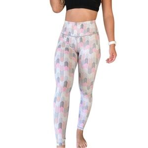 Victoria’s Secret Sport Colorful Chevron Patterned Leggings. Size M.